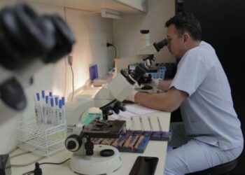 Noviembre azul: destacan la importancia de los controles prostáticos a partir de los 50 años