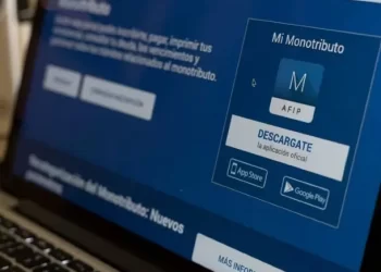 Aseguran que e Gobierno evalúa eliminar el Monotributo y modificar Ganancias