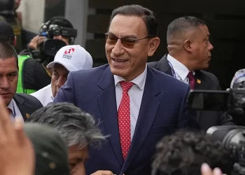 Perú condena a 14 años de prisión al expresidente Martín Vizcarra por recibir sobornos