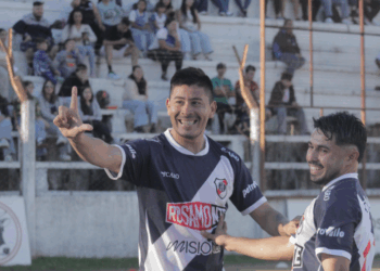 Guaraní recibe en Villa Sarita a Colonial de Cerro Azul