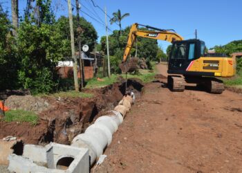 Avanzan las obras de saneamiento en la cuenca del arroyo Sití