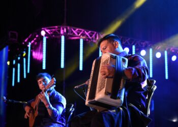 La Cascada brilló con la última antorcha del Festival del Litoral 2025