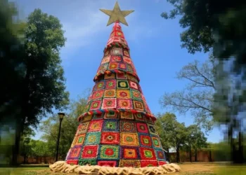 Árbol de Navidad tejido a crochet en Montecarlo