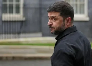 Zelenski viajó a Berlín para negociar un alto el fuego con líderes europeos y de Estados Unidos