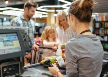 Empleados de comercio acordaron una suma fija de $60.000 para los próximos meses