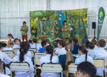 Jornada de concientización ambiental con arte y compromiso en Pozo Azul