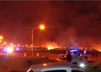 Bomberos controlaron incendios de malezas en Itaembé Guazú y Garupá