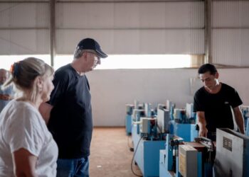 En Apóstoles avanza la instalación de una fábrica de capitales chinos de productos derivados del bambú