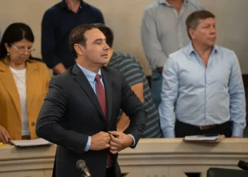 Valdés denunció por injurias a un dirigente opositor que le pidió explicaciones por el caso Loan