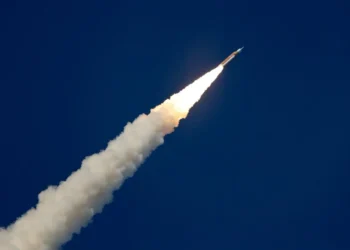 Artemis II se encuentra a mitad de camino a la Luna