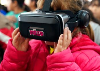 Jornada educativa conecta tecnología y cultura en Alem