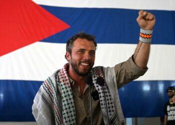 Argentina deportó sin explicaciones a un activista de la flotilla humanitaria a Gaza