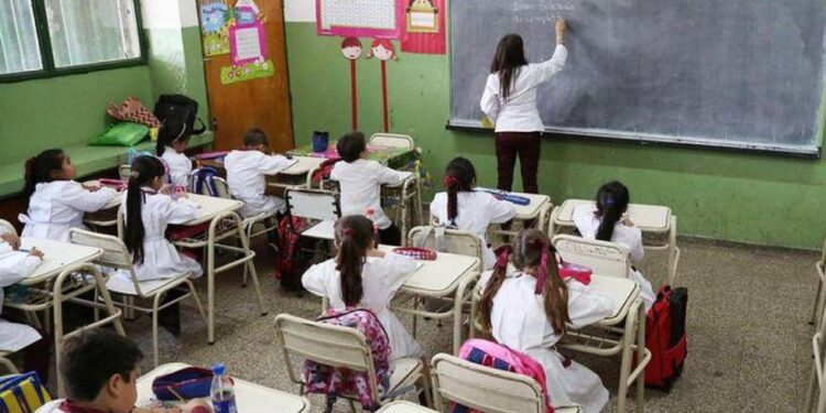 Misiones refuerza la prevención de violencia escolar con nuevas guías para familias y docentes