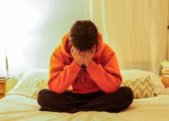 Jóvenes ansiosos, adultos cansados