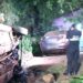 Perdió el control del auto, chocó y terminó dentro de una casa, en Puerto Iguazú