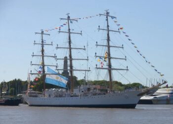 La Fragata Libertad zarpó para cumplir su 54° viaje de instrucción