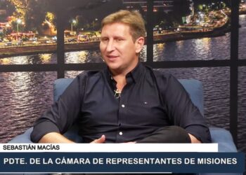 Macías habló de “refundación” política mientras rechaza la obra pública cero y exige alivio fiscal nacional