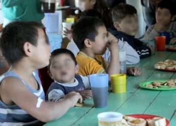Más de la mitad de los chicos en Argentina son pobres y 3 de cada 10 no comen todos los días