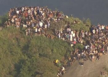 Unos 200 turistas quedaron atrapados en la cima del morro de una favelaen Río de Janeiro