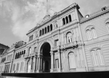El Gobierno restringe el acceso de periodistas a la Casa Rosada por «espionaje ruso»