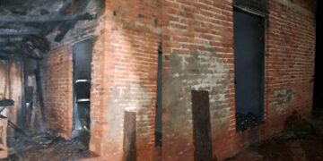 Discutió con un hombre, incendió la casa equivocada y terminó detenido