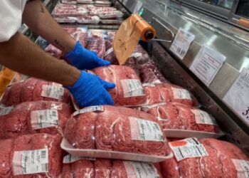 La inflación desaceleró pero no la canasta básica