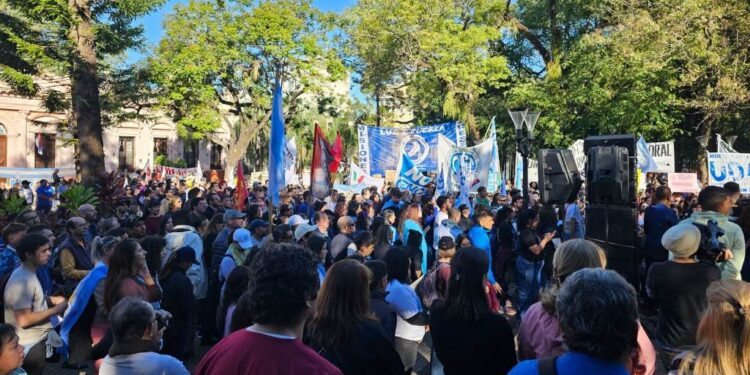 Miles de personas colmaron Posadas en la cuarta Marcha Federal Universitaria