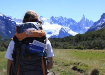 El turismo argentino mueve más viajeros pero derrumba el consumo real y la rentabilidad en los destinos