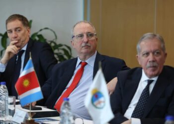 Passalacqua volvió a reclamar puentes internacionales, gas natural y la extensión de la Hidrovía para Misiones