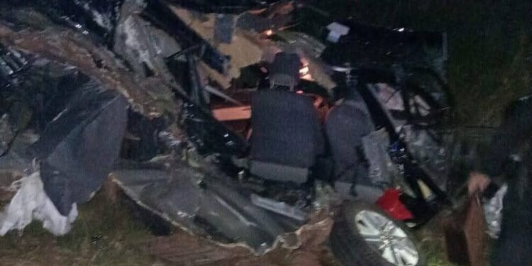 Fuerte accidente a la altura de Loreto dejó dos muertos