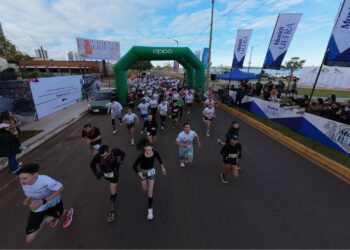 Unos 300 atletas participaron de la correcaminata por los 60 años del CREE en Encarnación