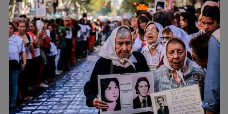 La Justicia federal argentina ordena investigar qué pasó con todos los desaparecidos