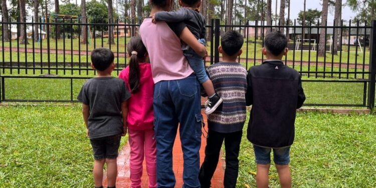 Tras una búsqueda de más de un año, seis hermanos de Misiones fueron dados en guarda a una familia bonaerense