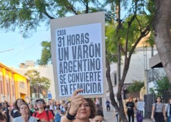 Miles de personas marcharon en Posadas para exigir justicia y políticas contra la violencia de género