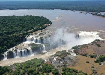 Cerraron la Garganta del Diablo por la crecida del río Iguazú