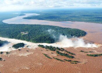 El Parque Nacional Iguazú reforzó las advertencias sobre seguridad tras el accidente fatal en Brasil