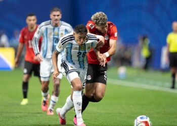 Argentina remontó un 0-2 ante Egipto, ganó 3-2 y avanzó a los cuartos de final del Mundial 2026