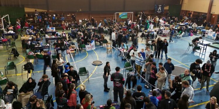 Más de 300 competidores abrieron la Copa Robótica Misiones 2026