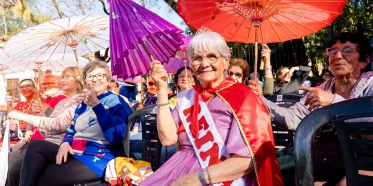 Promueven la concientización sobre el Alzheimer con actividades para adultos mayores