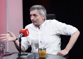 Máximo Kirchner propone gravar la salida de capitales y destinar el 60% de la recaudación a provincias y municipios