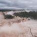 El río Iguazú superó los 12 mil metros cúbicos por segundo y cerraron el Parque Nacional Iguazú