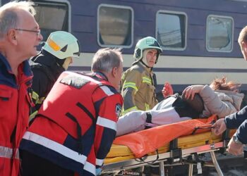 Un dron ruso impactó en un andén en Ucrania y dejó 13 muertos