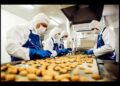 El empleo formal en la Argentina suma 14 meses en caída y el salario mínimo está en su piso histórico