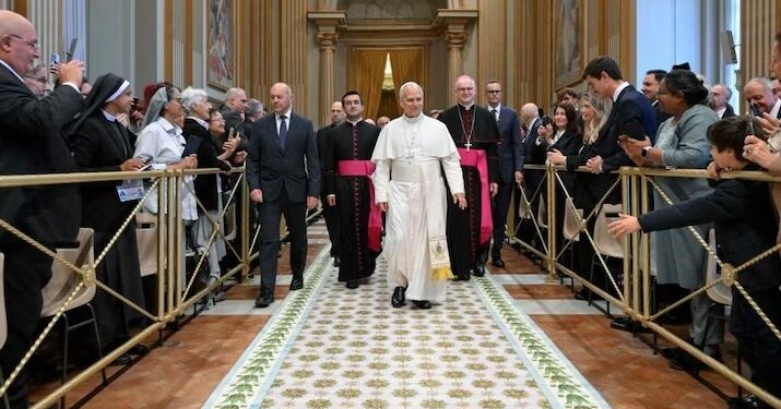 El papa León XIV le confirmó al arzobispo de San Juan su intención de visitar Argentina tras la operación